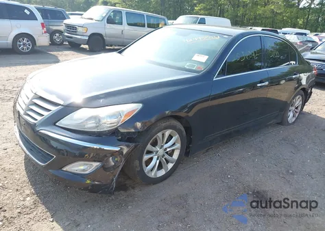 2013 Hyundai Genesis 3.8 z USA, uszkodzony, nr VIN KMHGC4DD2DU245158